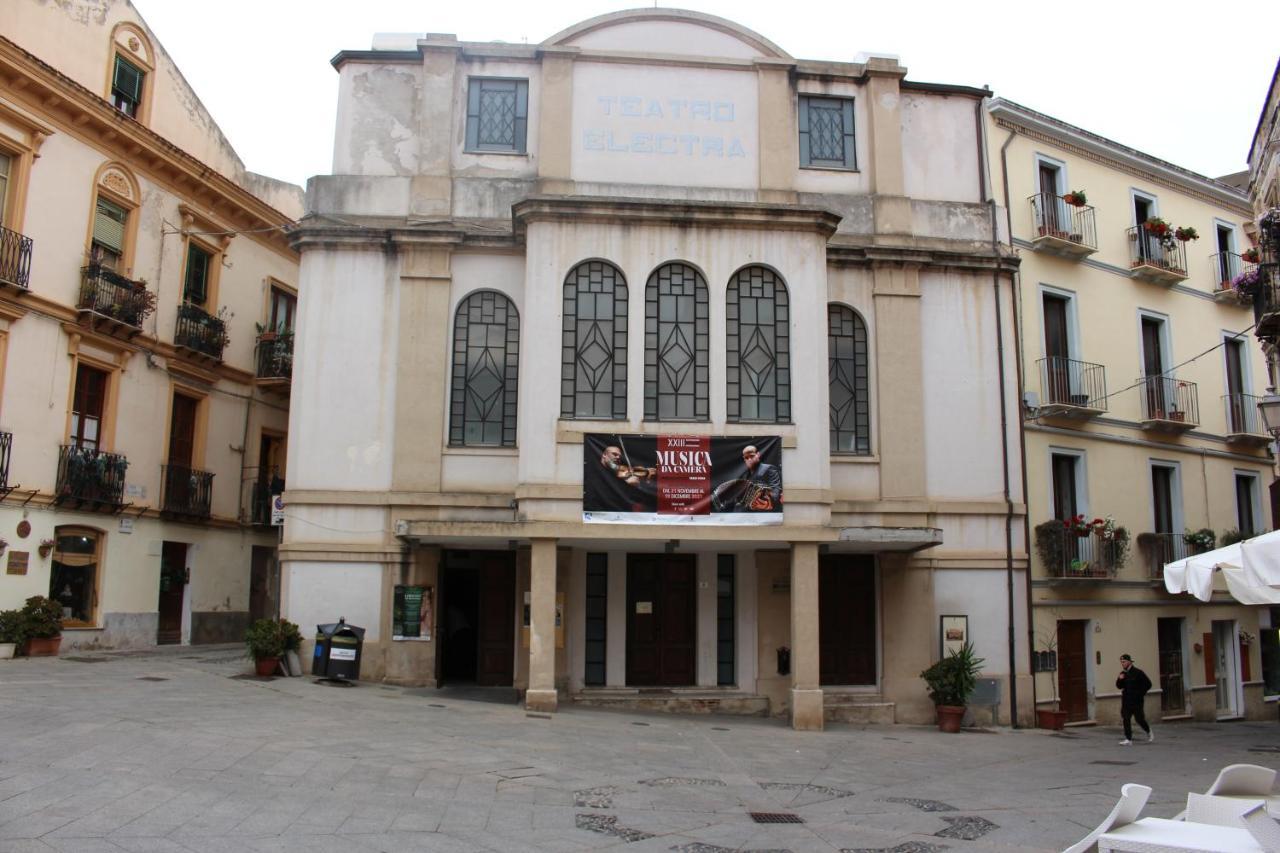 Via Cavour 19, Appartamento Del Conte Иглесиас Екстериор снимка