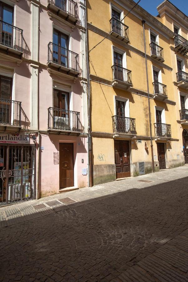Via Cavour 19, Appartamento Del Conte Иглесиас Екстериор снимка